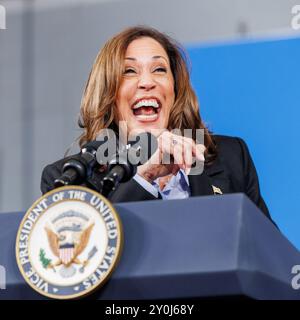 Detroit, Michigan, USA. September 2024. Vizepräsidentin KAMALA HARRIS spricht bei einer Kampagne zum Labor Day. (Kreditbild: © Andrew Roth/ZUMA Press Wire) NUR REDAKTIONELLE VERWENDUNG! Nicht für kommerzielle ZWECKE! Stockfoto