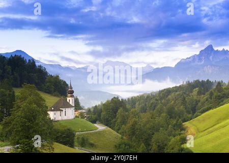 Wallfahrtskirche Maria gern, Blick auf den Watzmann, vor Sonnenaufgang, Berchtesgarten Alpen, Berchtesgaden, Berchtesgadener Land, Oberbayern, Bava Stockfoto