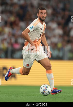 Turin, Italien. September 2024. Bryan Cristante von AS Roma während des Spiels der Serie A im Allianz Stadium in Turin. Der Bildnachweis sollte lauten: Jonathan Moscrop/Sportimage Credit: Sportimage Ltd/Alamy Live News Stockfoto