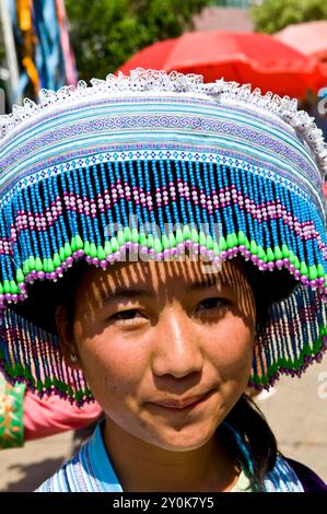 Porträt einer Flower Hmong / Miao Woman. Stockfoto