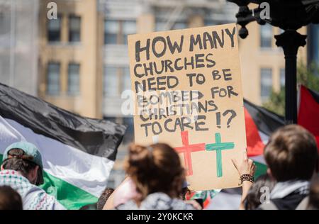 New York Ciy, USA. September 2024. Pro-palästinensische Unterstützer hielten am Labor Day am 2. September 2024 in New York City, NY, einen massiven marsch ab. (Foto: Steve Sanchez/SIPA USA). Quelle: SIPA USA/Alamy Live News Stockfoto