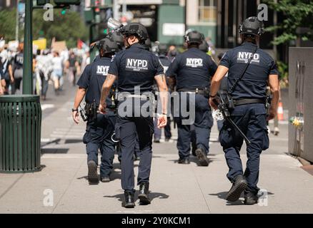 New York Ciy, USA. September 2024. Pro-palästinensische Unterstützer hielten am Labor Day am 2. September 2024 in New York City, NY, einen massiven marsch ab. (Foto: Steve Sanchez/SIPA USA). Quelle: SIPA USA/Alamy Live News Stockfoto