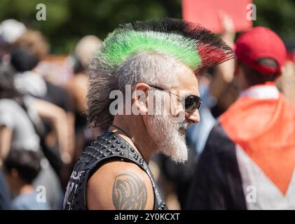 New York Ciy, USA. September 2024. Pro-palästinensische Unterstützer hielten am Labor Day am 2. September 2024 in New York City, NY, einen massiven marsch ab. (Foto: Steve Sanchez/SIPA USA). Quelle: SIPA USA/Alamy Live News Stockfoto