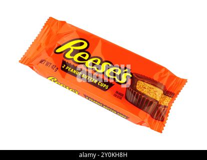 Reese's geschmeidige Schokoladentassen mit Erdnussbutter in einem 42-g-Doppelpack Stockfoto