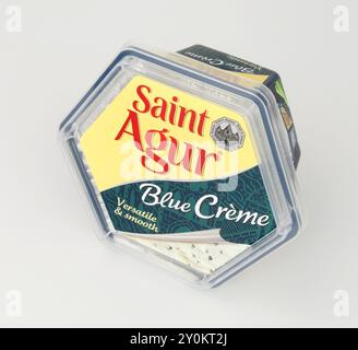 Saint Agur Blauschimmelkäse, Blauschimmelkäseaufstrich aus pasteurisierter Kuhmilch in einer 150 g-Kanne Stockfoto