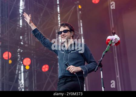 6. Juli 2024: Justin Hayward-Young tritt mit den Impfstoffen beim IDays Festival in Mailand auf Stockfoto