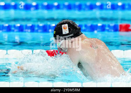 Nanterre, Frankreich. September 2024. NANTERRE, FRANKREICH – 3. SEPTEMBER: Thomas van Wanrooij aus den Niederlanden tritt am 3. September 2024 in Nanterre in der 200 m langen Medley der Männer an – SM13 Heats während des 6. Tages der Para Schwimmen – Paris 2024 Summer Paralympic Games in Paris La Defense Arena an. (Foto von Patrick Goosen/BSR Agency) Credit: BSR Agency/Alamy Live News Stockfoto