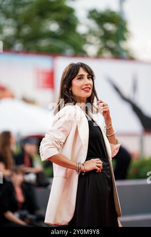 VENEDIG, ITALIEN - 2. SEPTEMBER: Silvia D'Amico besucht den roten Teppich „The Room nebenan“ während des 81. Internationalen Filmfestivals von Venedig am September Stockfoto