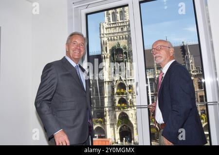 Christian Wulff Bundespraesident a. D Peter Schmalz Presseclub Muenchen -Gespraechsleiter Muenchen 03.09.2024 Presseclub Muenchen Pressegespraech mit Christian Wulff Bundespraesident a. D München *** Christian Wulff ehemaliger Bundespräsident Peter Schmalz Presseclub München Leiter der Gespräche München 03 09 2024 Presseclub München Pressegespräch mit Christian Wulff ehemaliger Bundespräsident München Stockfoto