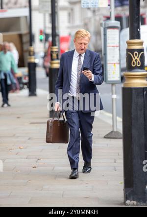 London, England, Großbritannien. September 2024 Oliver Dowden sah Walking in Westminster Whitehall Credit: Richard Lincoln/Alamy Live News Stockfoto