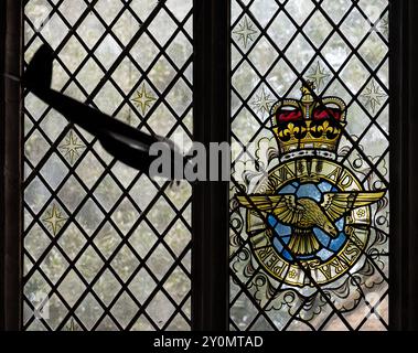 Wappen der Royal Air Force Buntglas, St. Nicholas Church, Cottesmore, Rutland, England, UK Stockfoto