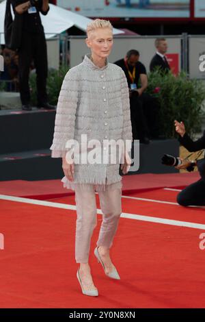 Venedig, Italien. September 2024. VENEDIG, ITALIEN - 2. SEPTEMBER: Tilda Swinton besucht den roten Teppich „The Room Next Door“ während des 81. Internationalen Filmfestivals von Venedig am 2. September 2024 in Venedig. CAP/KA © Kristina Afanasyeva/Capital Pictures Credit: Capital Pictures/Alamy Live News Stockfoto