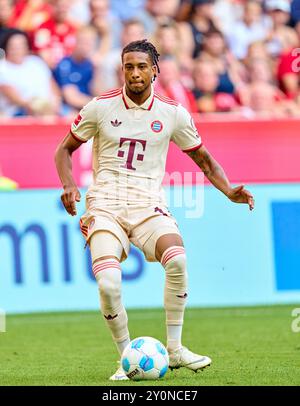 Michael Olise (FCB 17) im Spiel FC BAYERN MÜNCHEN - SC FREIBURG 2-0 am 1. September 2024 in München. Saison 2024/2025, 1.Bundesliga, FCB, München, Spieltag 2, 2.Spieltag Fotograf: Peter Schatz - DFL-VORSCHRIFTEN VERBIETEN JEDE VERWENDUNG VON FOTOGRAFIEN als BILDSEQUENZEN und/oder QUASI-VIDEO - Stockfoto