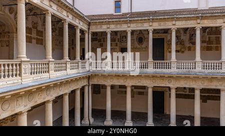 Padua, Italien - 23. Juli 2024: Hof des Palazzo Bo (Bo-Palast), historisches Gebäude mit Sitz der Universität Padua aus dem Jahr 1539 in Padua, Italien Stockfoto