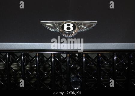 Toronto, ON, Kanada – 30. April 2024: Sehen Sie das Schild der Firma Bentley Auto Stockfoto