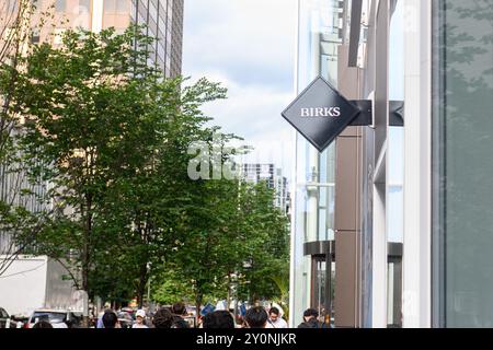 Toronto, ON, Kanada – 29. Juli 2024: „View at Birks Store“-Schild in Toronto Stockfoto