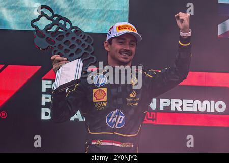 Monza, Italien. September 2024. Charles Leclerc aus Monaco fuhr mit dem Scuderia Ferrari SF-24 Ferrari während des Rennens der Formel 1 in Monza. Quelle: Alessio Morgese/Alessio Morgese/Emage/Alamy Live News Stockfoto