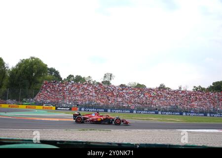 Monza, Italien. September 2024. Charles Leclerc aus Monaco fuhr mit dem Scuderia Ferrari SF-24 Ferrari während des Rennens der Formel 1 in Monza. Quelle: Alessio Morgese/Alessio Morgese/Emage/Alamy Live News Stockfoto