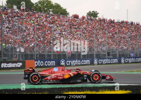 Monza, Italien. September 2024. Charles Leclerc aus Monaco fuhr mit dem Scuderia Ferrari SF-24 Ferrari während des Rennens der Formel 1 in Monza. Quelle: Alessio Morgese/Alessio Morgese/Emage/Alamy Live News Stockfoto