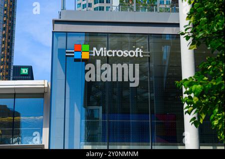 Toronto, ON, Kanada – 10. September 2023: Sehen Sie sich das Logo der Microsoft Corporation an Stockfoto