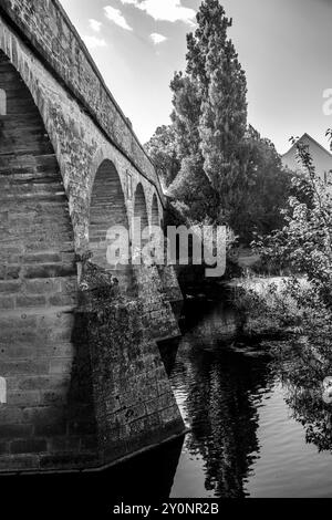 Blick auf die Richmond Bridge, Richmonds berühmtestes Wahrzeichen, erbaut 1823 bis 1825, Tasmanien, Australien Stockfoto