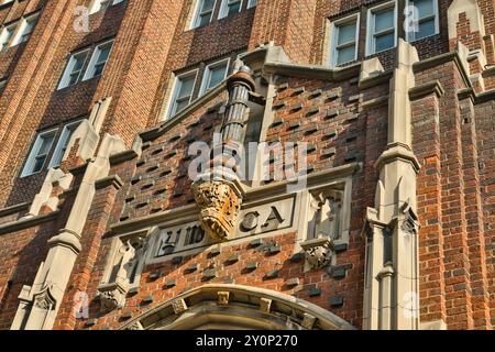 Altes verlassenes YMCA-Gebäude in der Innenstadt von Columbus Ohio, USA 2024 Stockfoto