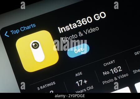 OSTRAVA, TSCHECHIEN - 27. JULI 2024: App Store mit Insta360 GO Photo Mobile App wird installiert Stockfoto