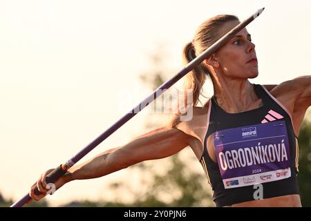 Turnov, Tschechische Republik. September 2024. Der tschechische Athlet Nikola Ogrodnikova tritt am 3. September 2024 im Speerwurf während des Ludvik Danek Memorial Athletic Meeting in Turnov (Tschechische Republik) an. Quelle: Radek Petrasek/CTK Photo/Alamy Live News Stockfoto