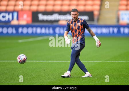 Richard O’Donnell von Blackpool während des Vorspiels vor dem Bristol Street Motors Trophy Match Blackpool vs Crewe Alexandra in Bloomfield Road, Blackpool, Vereinigtes Königreich, 3. September 2024 (Foto: Craig Thomas/News Images) in, am 2024. (Foto: Craig Thomas/News Images/SIPA USA) Credit: SIPA USA/Alamy Live News Stockfoto