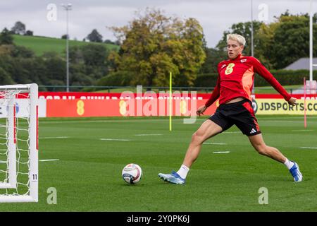 PONTYCLUN, GROSSBRITANNIEN. September 2024. Wales' Rubin Colwill während eines Wales Senior Männer Trainings im Vale Resort vor dem Spiel der UEFA Nations League gegen die Türkei 2025 im Cardiff City Stadium am 6. September. (Bild von John Smith/FAW) Credit: Football Association of Wales/Alamy Live News Stockfoto