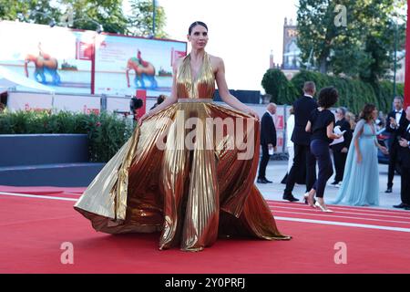 Venedig, Italien. September 2024. Gast ist beim 81. Internationalen Filmfestival von Venedig am 03. September 2024 in Venedig, Italien, auf dem „Queer“-roten Teppich. (Foto: Gian Mattia D'Alberto/LaPresse) Credit: LaPresse/Alamy Live News Stockfoto