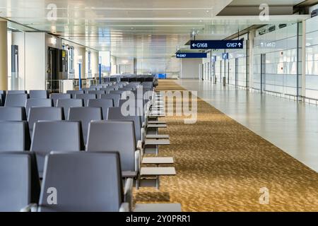 Boarding Gates im Shanghai Pudong International Airport. Leerer Wartebereich am Flughafen in China. Stockfoto