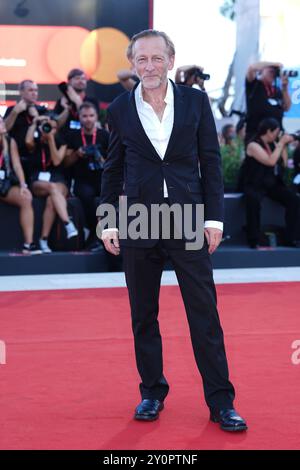 Venedig, Italien. September 2024. Michael Borremans besucht den „Queer“ Roten Teppich beim 81. Internationalen Filmfestival von Venedig am 03. September 2024 in Venedig. (Foto: Gian Mattia D'Alberto/LaPresse) Credit: LaPresse/Alamy Live News Stockfoto