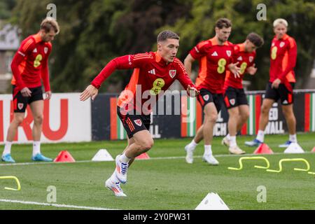 PONTYCLUN, GROSSBRITANNIEN. September 2024. Harry Wilson, ein walisisches Seniorentraining im Vale Resort, vor dem Spiel der UEFA Nations League gegen die Türkei 2025 im Cardiff City Stadium am 6. September. (Bild von John Smith/FAW) Credit: Football Association of Wales/Alamy Live News Stockfoto