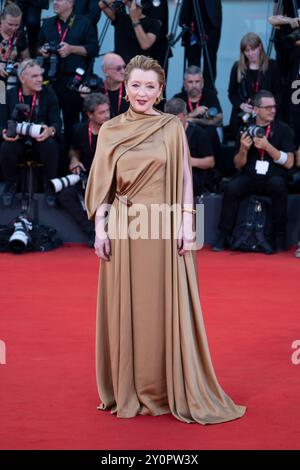 Lido di Venezia, Italien, 03. September 2024 - Lesley Manville nimmt am roten Teppich des Films „Queer“ beim 81° Venice Film Festival Teil. Credits: Luigi de Pompeis / Alamy Live News Stockfoto