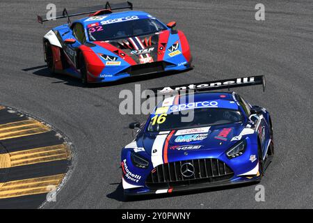 16 Scarperia, Italien - 13. Juli 2024: Mercedes AMG GT3 vom Team AKM MOTORSPORT fährt von Sandrucci Gustavo und Ferrari Lorenzo während der ACI CSAI in Aktion Stockfoto