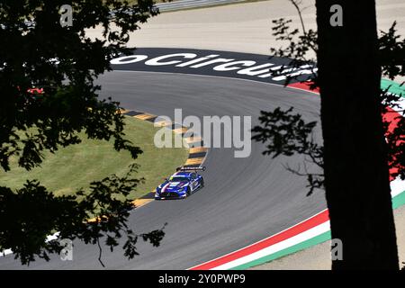 16 Scarperia, Italien - 13. Juli 2024: Mercedes AMG GT3 vom Team AKM MOTORSPORT fährt von Sandrucci Gustavo und Ferrari Lorenzo während der ACI CSAI in Aktion Stockfoto