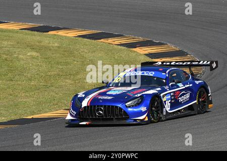 16 Scarperia, Italien - 13. Juli 2024: Mercedes AMG GT3 vom Team AKM MOTORSPORT fährt von Sandrucci Gustavo und Ferrari Lorenzo während der ACI CSAI in Aktion Stockfoto