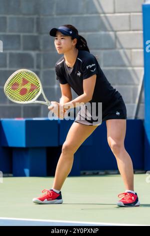 NAO Hibino (JPN) tritt in Runde 1 der US Open Tennis 2024 an. Stockfoto