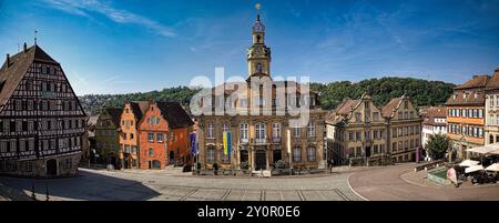 DE - BADEN-WÜRTTEMBERG: Der historische Marktplatz (am Markt) und das Rathaus in Schwäbisch Hall © Edmund Nagele FRPS Stockfoto