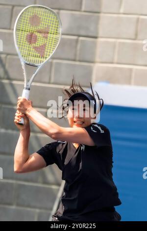 NAO Hibino (JPN) tritt in Runde 1 der US Open Tennis 2024 an. Stockfoto