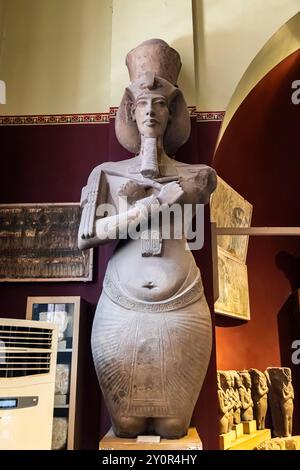 Ägyptisches Museum (Museum Kairo), stehende Statue des Königs Amenhotep IV., Karnak-Tempel, Amarna-Galerie, Kairo, Ägypten, Nordafrika, Afrika Stockfoto