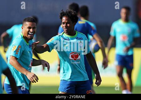 Curitiba, Brasilien. September 2024. Joao Gomes und Endrick von der brasilianischen Nationalmannschaft während des Trainings am 3. September 2024 bei CT do Caju in Curitiba, Brasilien. Das Team bereitet sich auf Ecuador in der 7. Runde der Qualifikation zur FIFA 2026 vor. Foto: Heuler Andrey/DiaEsportivo/Alamy Live News Credit: DiaEsportivo/Alamy Live News Stockfoto