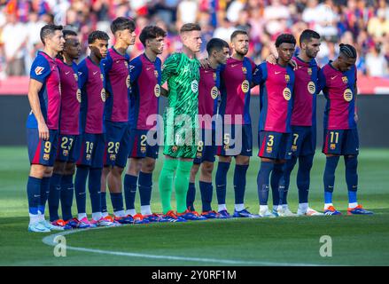 Barcelona, Deutschland. August 2024. Fussball La Liga 2. Spieltag FC Barcelona - Athletic Bilbao am 24.08.2024 im Lluis Companys Olympiastadion in Barcelona Mannschaftsfoto/Teamfoto FC Barcelona V.l.n.r.: Robert Lewandowski ( Barcelona ) - Jules Kounde ( Barcelona ) - Lamine Yamal ( Barcelona ) - Marc Bernal ( Barcelona ) - Nelson Semedo ( Barcelona ) - Marc-Andre ter Stegen ( Barcelona ) - Pedri Pedro Gonzalez Lopez ( Barcelona ) - Inigo Martinez ( Barcelona ) - Balde ( Barcelona ) - Ferran Torres ( Barcelona ) - Raphinha ( Barcelona ) Foto: Revierfoto Credit: ddp Media GmbH/Alamy Live News Stockfoto