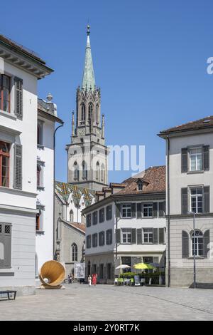 Altstadtensemble, historische Altstadthäuser mit dem Glockenturm der Kirche St. Laurenzen, Klosterviertel, Altstadt von Sankt Gallen, Kanton of Stockfoto