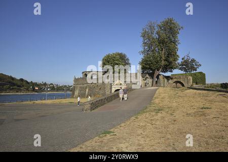 Bollwerk mit Turm als Stadtbefestigung am Rheinufer, Rheinpromenade, Zollturm, Zolfhaus, Andernach, Rheinland-Pfalz, Oben Stockfoto