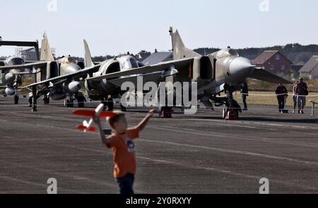 Berlin, 19.09.2009, Jagdjets sind auf dem Asphalt des Luftwaffenmuseums der Bundeswehr in Berlin Gatow zu sehen Stockfoto