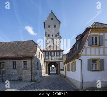 Mittelalterliches Untertor, Kern um 1400, erweitert im 16. Jahrhundert, Mainbernheim, Unterfranken, Bayern, Deutschland, Europa Stockfoto