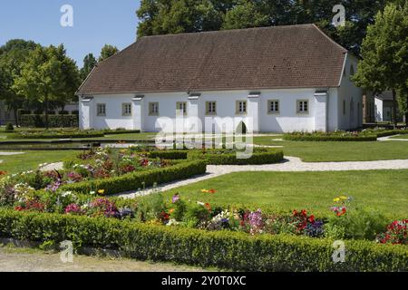 Reithalle, Städtische Galerie, Schlosspark, Schloss Neuhaus, Paderborn, Westfalen, Nordrhein-Westfalen, Deutschland, Europa Stockfoto