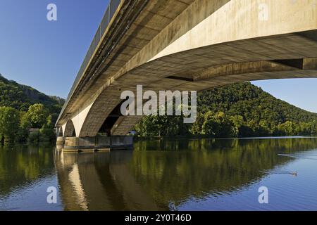 Panorama des Hengstey-Sees mit der Syberger Ruhrbrücke, Dortmund, Nordrhein-Westfalen, Deutschland, Europa Stockfoto